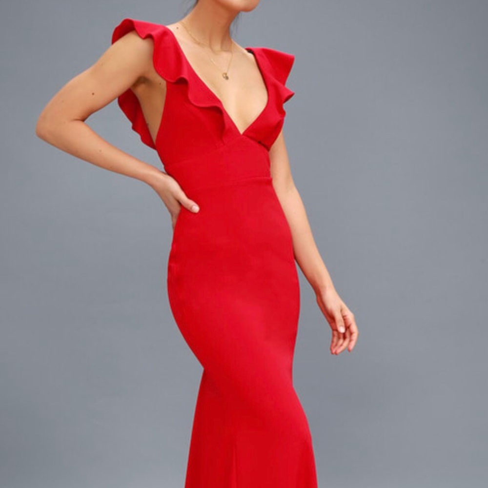 Beautiful Red Dress - Picture 3 of 3